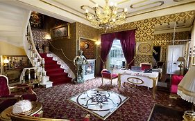 Sultan Tughra Hotel